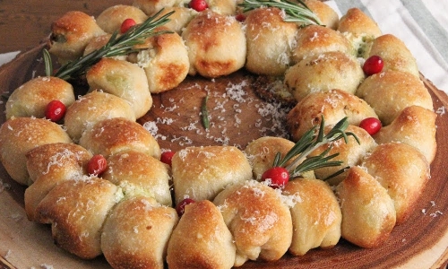 Garlic Knot Pull Apart Bread Recipe | Laura in the Kitchen - Internet Cooking Show