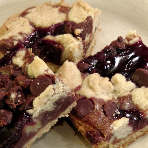 Chocolate Raspberry Crumb Bars