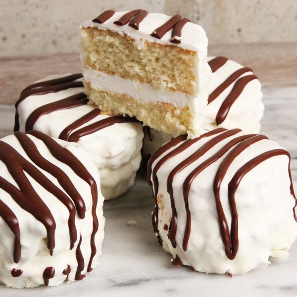 Homemade Zebra Cakes 