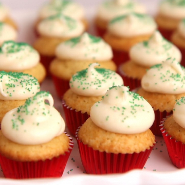 Mini Eggnog Cupcakes