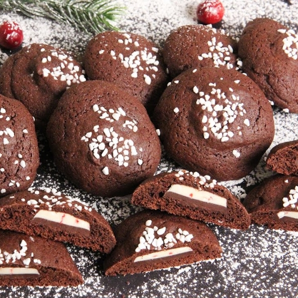 Mint Chocolate Stuffed Chocolate Cookies