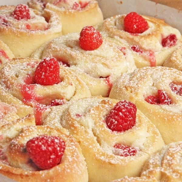 Raspberry Cheesecake Rolls