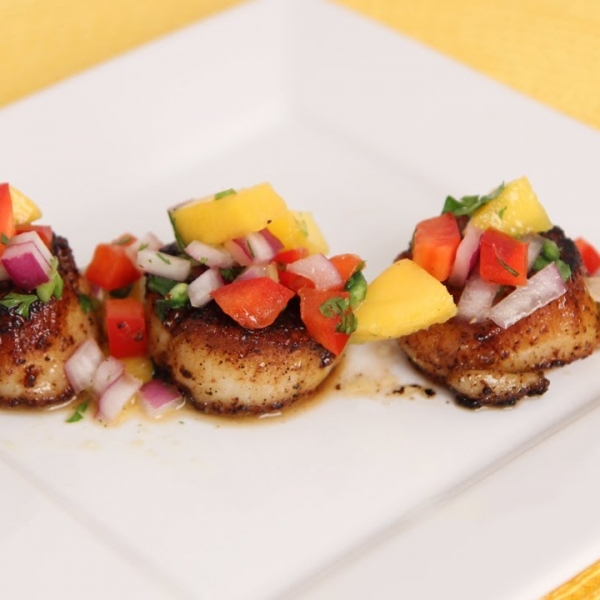 Scallops with Mango Salsa